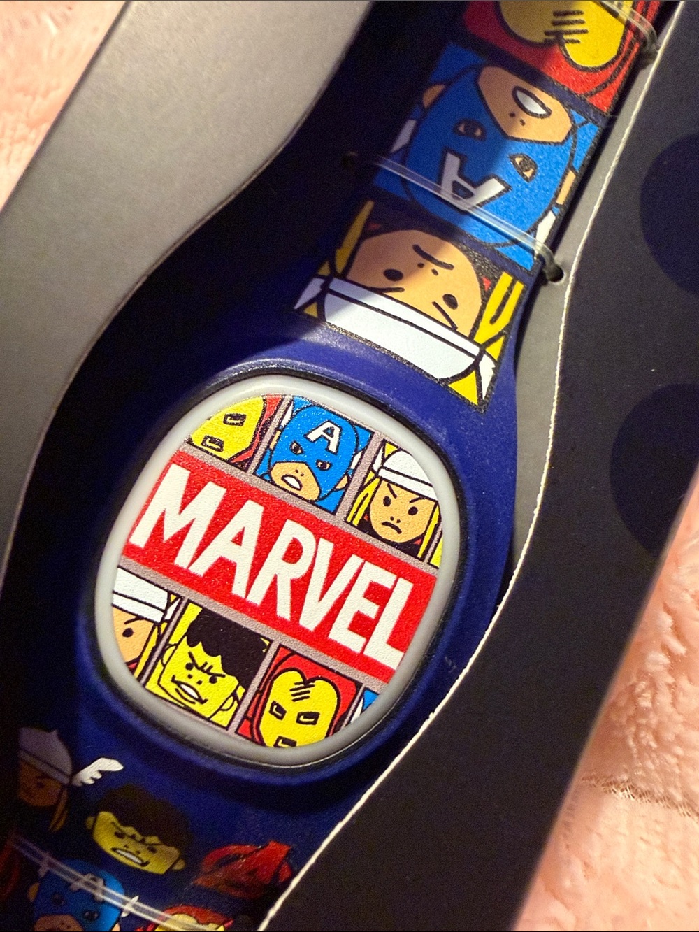 NEW Disney MagicBand+  Marvel